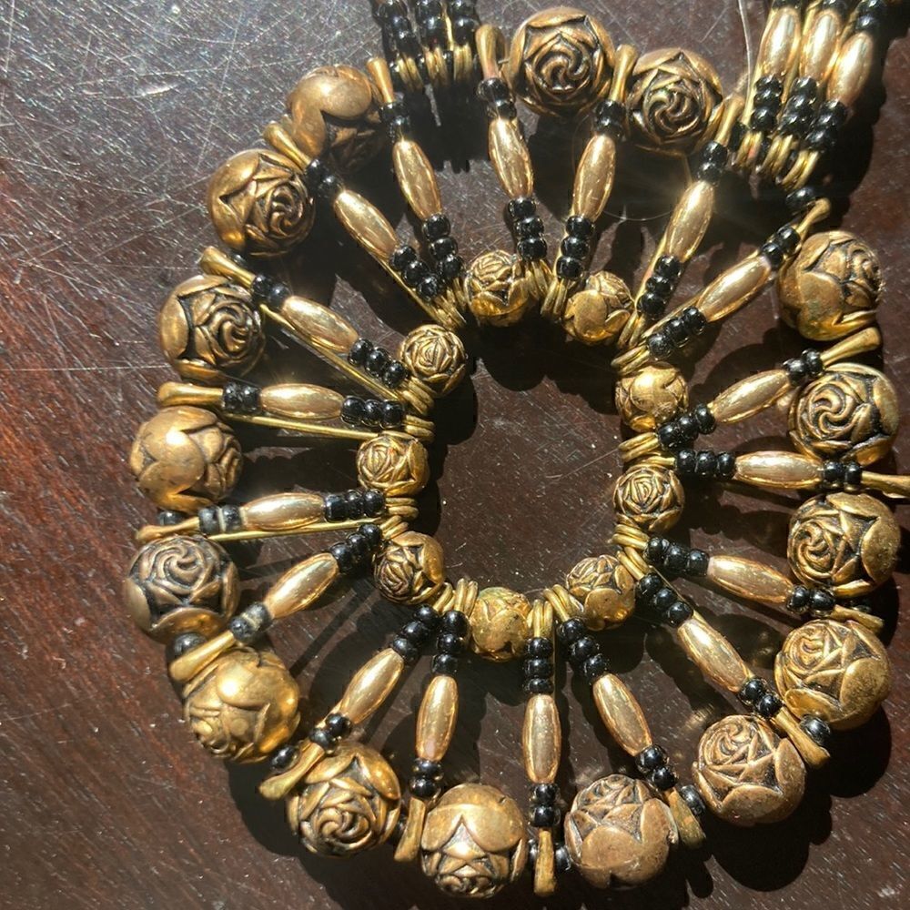 SAFETY PIN STATEMENT Necklace black and gold tone beads AND filagree clasp 22”